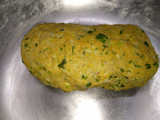 ગ્રીન ઓનિયન એન્ડ ગાર્લીક થેપલા (Green Onion & Garlic Thepla Recipe in Gujarati)