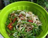 Foto langkah ke 2 dari resep Tumis buncis tauge saos tiram.