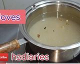 A picture of step 2 of Punjabi suji halwa.
