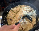 Foto del paso 9 de la receta: Risotto de setas y espárragos verdes con queso de oveja