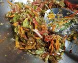A picture of step 9 of Veg Thukpa soup with noodles.
