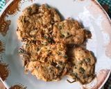Foto langkah ke 6 dari resep Dadar Ikan Teri Basah.