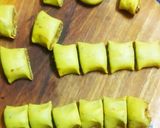 बाकरवडी (bakarvadi recipe in marathi) रेसिपी स्टेप 5 फोटो 