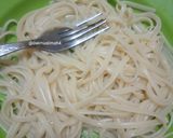 Foto langkah ke 2 dari resep Fettuccine Aglio Olio + Bayam | Ala Rumahan.