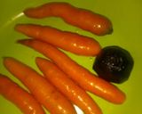 A picture of step 1 of Beetroot and carrots drink.