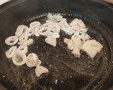 Foto del paso 2 de la receta: Arroz meloso a la marinera