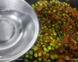 A picture of step 6 of Matar Pulao.