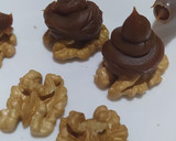 Foto del paso 2 de la receta: Copitos De Nueces y Dulce De Leche Con Baño De Chocolate