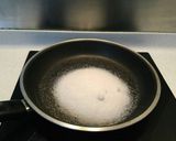 A picture of step 2 of Peanut sugar candy.