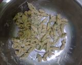 Foto langkah ke 4 dari resep Kue bawang Crunchy (Biji ketapang).