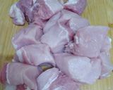 A picture of step 1 of Leek Chicken Soup.