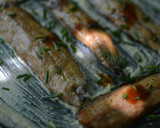Foto del paso 4 de la receta: Lomos de sardinas ahumadas en cama de hummus y toque de salsa picante