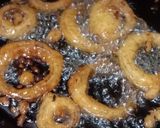 A picture of step 3 of Ring onion.