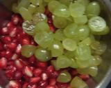 A picture of step 2 of Grapes pomegranate banana custard.