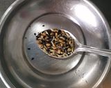 A picture of step 3 of Banarasi chura matar (How to make poha).