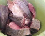 Foto langkah ke 1 dari resep Soup Ikan Salmon.