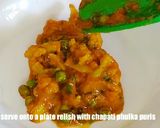 A picture of step 7 of Gobhi matar masala.