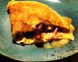 Foto del paso 3 de la receta: Tortilla de ajetes tiernos y bonito en escabeche con guarnición de espárragos trigueros