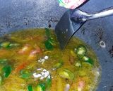 Foto langkah ke 6 dari resep Tumis Pakcoy Siram Tahu Sosis Ayam.