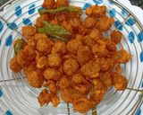 A picture of step 2 of சோயா சங்ஸ் பிரை.