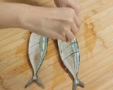 Foto langkah ke 1 dari resep Sambal Ikan Kembung Devina Hermawan.