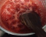 Foto langkah ke 2 dari resep Korean Strawberry Milk.