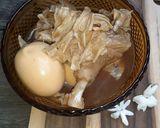 Foto langkah ke 8 dari resep Telur, Ayam & Kembang Tahu Masak Kecap.