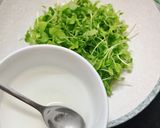 Hình bước làm 2 của món Salad Cải Mầm Cá Ngừ Ngâm Dầu