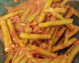 A picture of step 4 of Drumstick tomato curry.