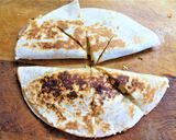 Foto del paso 3 de la receta: Quesadillas de huevos con longanicillas de campo