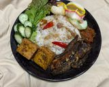 Foto langkah ke 5 dari resep Nasi Liwet Bumbu Iris.