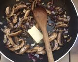 Foto del paso 3 de la receta: Keto - Fideos de zucchini (zapallito largo) con champiñones