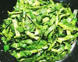 Gluténmentes spenótfőzelék recept fázis 2 fotója