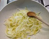 Cukkinis, fűszeres csirkemáj recept fázis 2 fotója