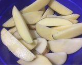 Foto langkah ke 1 dari resep Cheesy potato wedges.