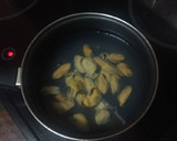 Foto del paso 2 de la receta: Empanadillas de ventresca, puré de pimiento asado y mejillones
