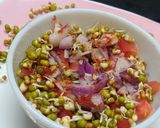 मिक्स स्प्राऊट सॅलड (mix sprouts salad recipe in marathi) रेसिपी स्टेप 4 फोटो