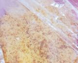 A picture of step 2 of معجنات جبن وصوصج Cheese and sauce pastries.