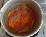 Foto langkah ke 1 dari resep Sambel terasi daun bawang matang.