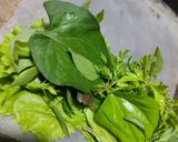 A picture of step 3 of Gỏi cuốn (Vietnamese Fresh Spring Rolls).