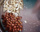 काकडीचे धोंडस (Kakdiche Dhondas Recipe In Marathi) रेसिपी स्टेप 2 फोटो 
