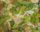 A picture of step 2 of Creamy veggie pie.