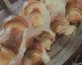 Foto del paso 18 de la receta: Medialunas rellenas de jamón y queso😋🥐