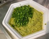 Une image de l'étape 10 de Purée de courgette aux épices et persil.