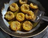 A picture of step 2 of Jackfruit flour maggi bird nest snacks.