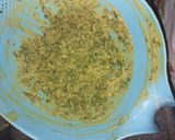 A picture of step 1 of Fenugreek leaves pakoda.