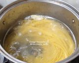 Foto langkah ke 2 dari resep Pasta Aglio e Olio.