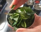 कडीपत्ता चटणी (kadi patta chutney recipe in marathi) रेसिपी स्टेप 1 फोटो