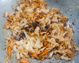 Foto langkah ke 7 dari resep Mie Goreng Veggie.