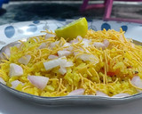 A picture of step 4 of Kanda poha.